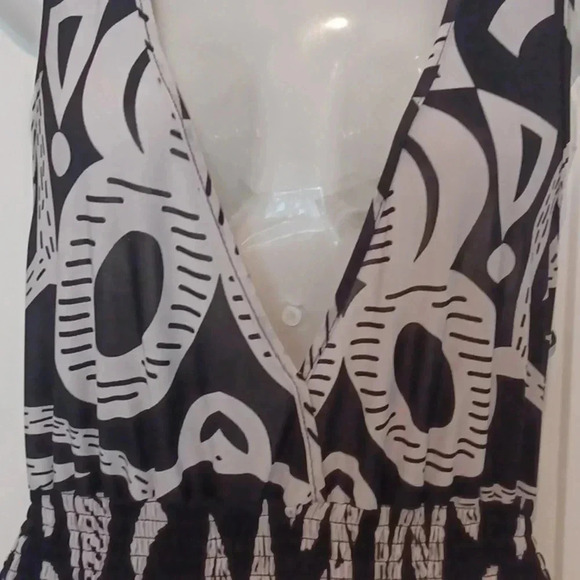 💙🏍 summer dress with a low front and back neck line - Picture 5 of 8